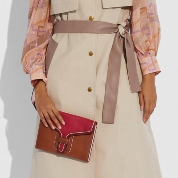 $169 *NEW* COACH Wristlet Slip Tab Closure - Picture 4 of 8